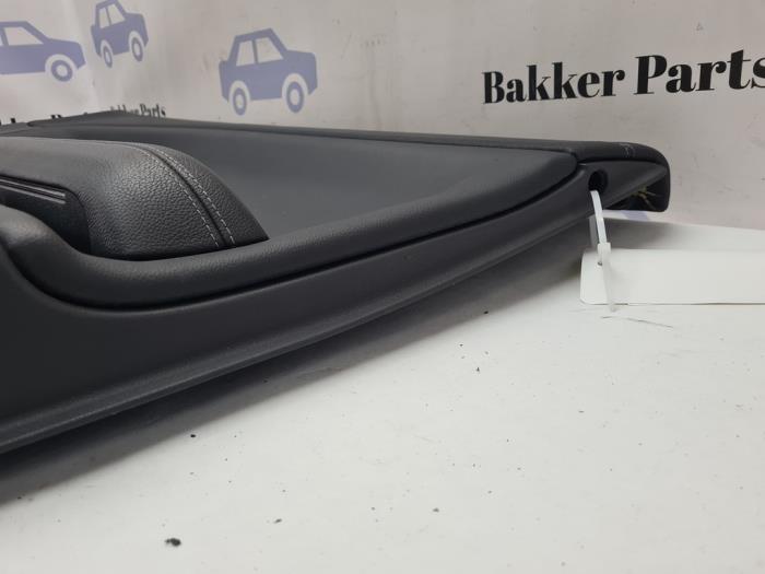 List, framdörr, 4-dörrars, höger från en Land Rover Range Rover Evoque (LVJ/LVS) 2.0 D 150 16V 5-drs. 2018