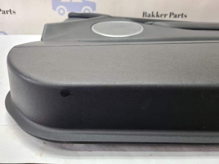 List, framdörr, 4-dörrars, höger från en Land Rover Range Rover Evoque (LVJ/LVS) 2.0 D 150 16V 5-drs. 2018