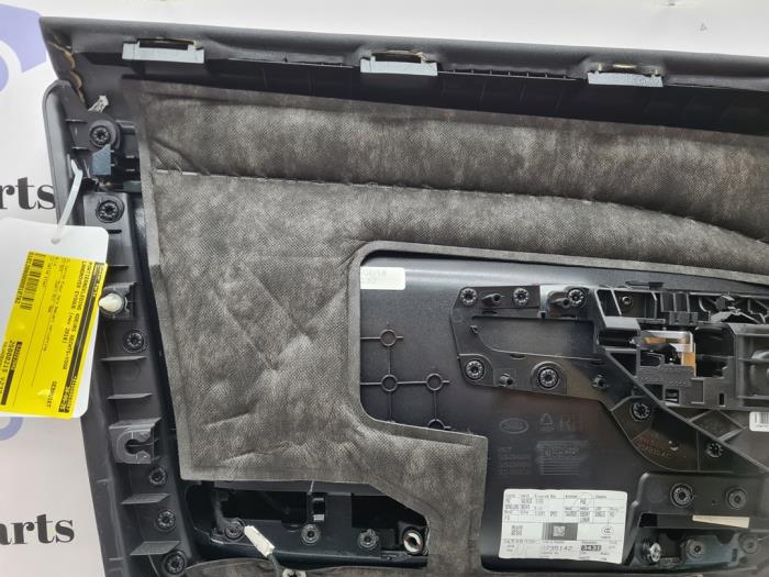 List, framdörr, 4-dörrars, höger från en Land Rover Range Rover Evoque (LVJ/LVS) 2.0 D 150 16V 5-drs. 2018