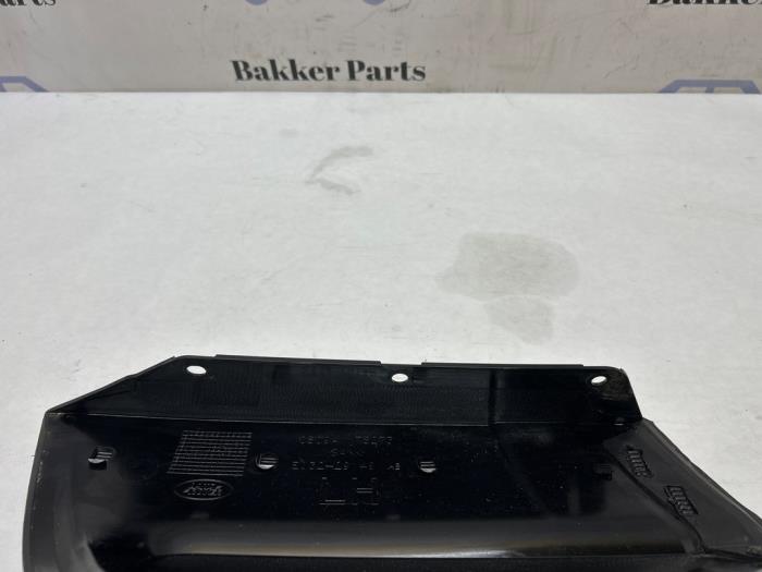 Tätningsskydd, C, vänster från en Land Rover Range Rover Evoque (LVJ/LVS) 2.0 D 150 16V 5-drs. 2018