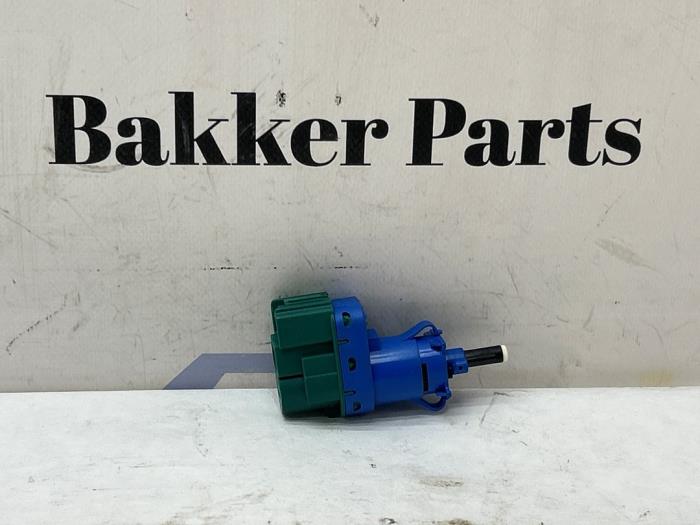 Bromsljusbrytare från en Land Rover Range Rover Evoque (LVJ/LVS) 2.0 D 150 16V 5-drs. 2018