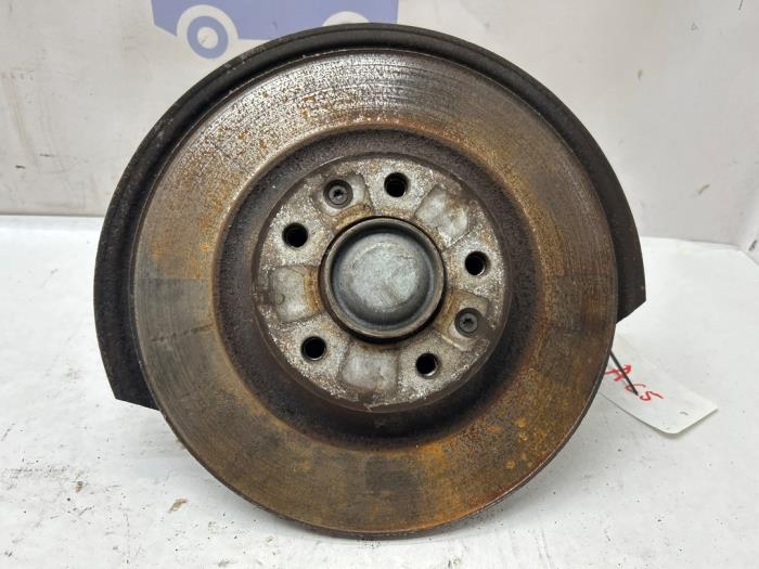 Spindel, höger bak från en Citroën C5 III Tourer (RW) 1.6 16V THP 155 2011