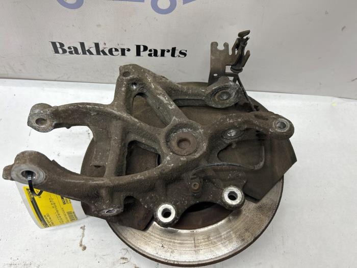 Spindel, höger bak från en Citroën C5 III Tourer (RW) 1.6 16V THP 155 2011