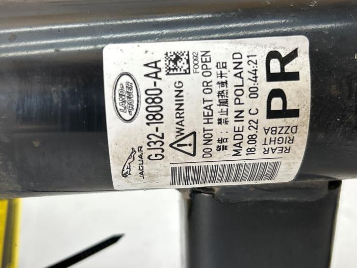 Stötdämparstång, höger bak från en Land Rover Range Rover Evoque (LVJ/LVS) 2.0 D 150 16V 5-drs. 2018