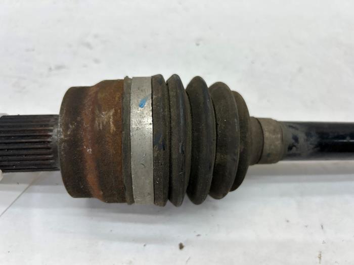 Drivaxel, höger bak från en Land Rover Range Rover Evoque (LVJ/LVS) 2.0 D 150 16V 5-drs. 2018