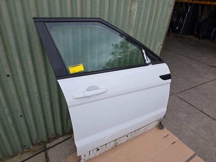 Framdörr, 4-dörrars, höger från en Land Rover Range Rover Evoque (LVJ/LVS) 2.0 D 150 16V 5-drs. 2018