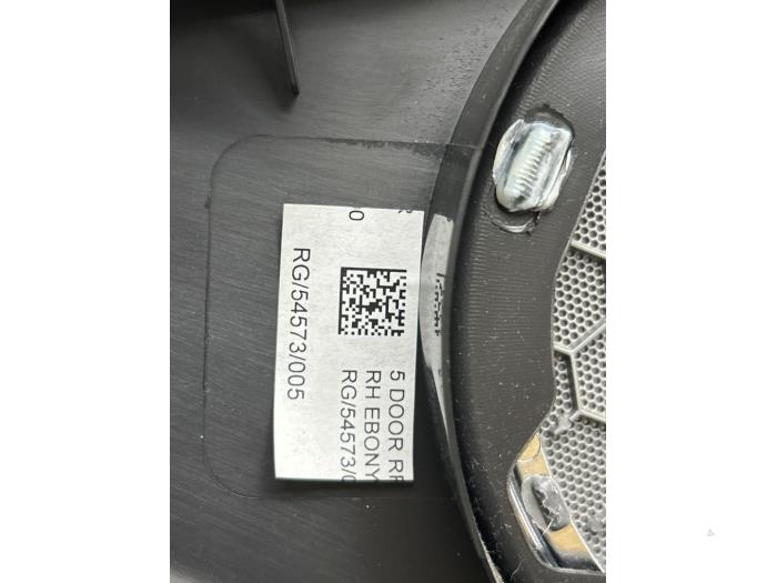 List, bakdörr, 4-dörrars, höger från en Land Rover Range Rover Evoque (LVJ/LVS) 2.0 D 150 16V 5-drs. 2018