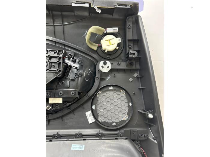 List, bakdörr, 4-dörrars, höger från en Land Rover Range Rover Evoque (LVJ/LVS) 2.0 D 150 16V 5-drs. 2018