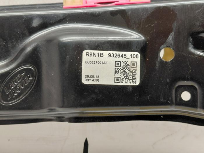 Fönstermekanism för bakre dörr, 4-dörrars, vänster från en Land Rover Range Rover Evoque (LVJ/LVS) 2.0 D 150 16V 5-drs. 2018