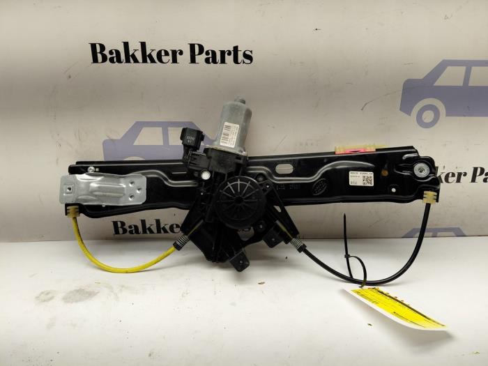 Fönstermekanism för bakre dörr, 4-dörrars, vänster från en Land Rover Range Rover Evoque (LVJ/LVS) 2.0 D 150 16V 5-drs. 2018