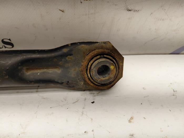 Undre gaffelben, höger bak från en Land Rover Range Rover Evoque (LVJ/LVS) 2.0 D 150 16V 5-drs. 2018