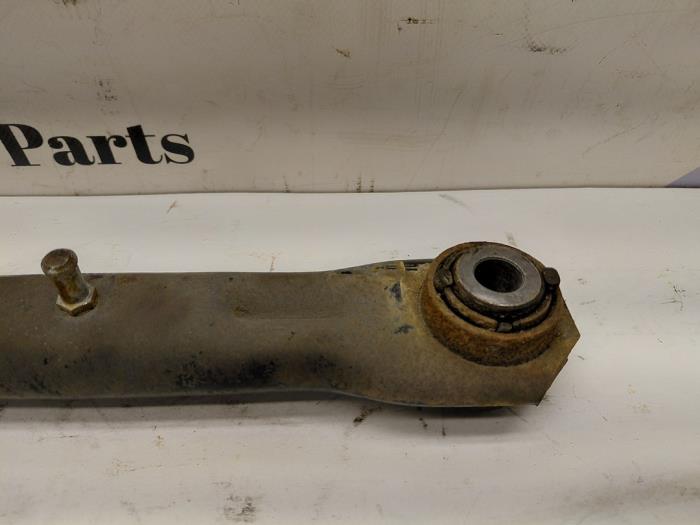 Undre gaffelben, höger bak från en Land Rover Range Rover Evoque (LVJ/LVS) 2.0 D 150 16V 5-drs. 2018