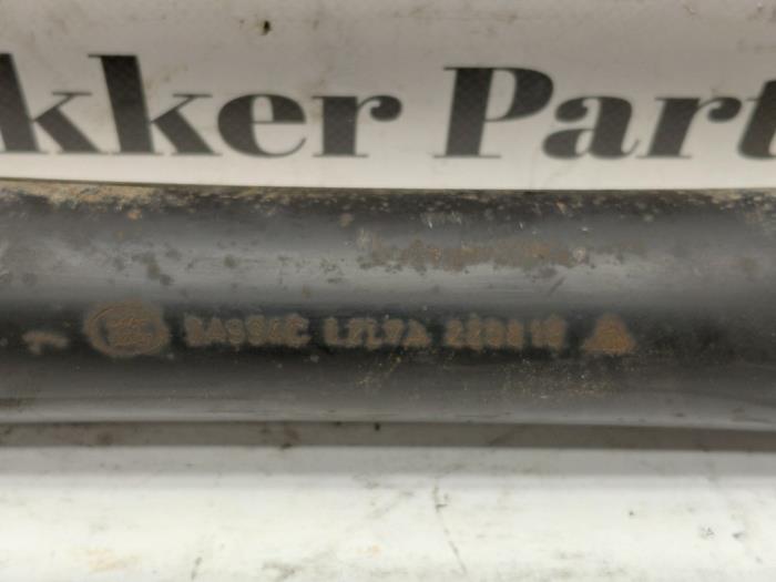 Undre gaffelben, höger bak från en Land Rover Range Rover Evoque (LVJ/LVS) 2.0 D 150 16V 5-drs. 2018