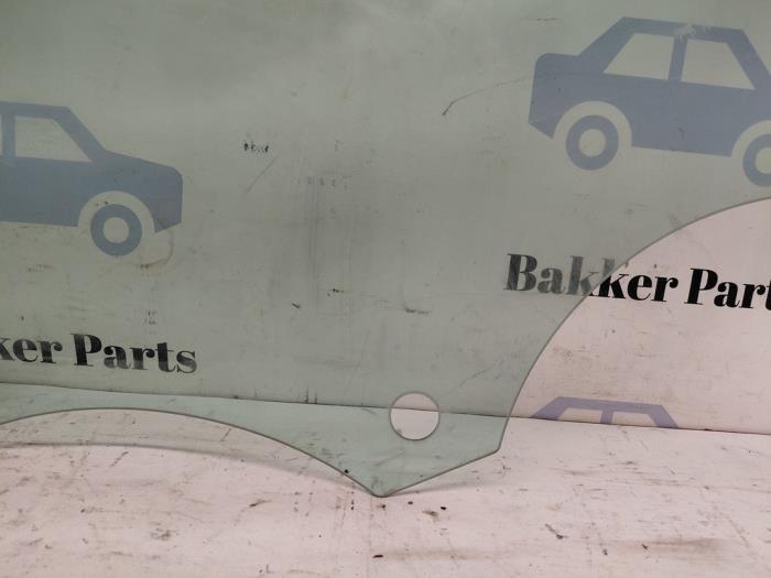 Dörrfönster, 4-dörrars, höger bak från en Land Rover Range Rover Evoque (LVJ/LVS) 2.0 D 150 16V 5-drs. 2018