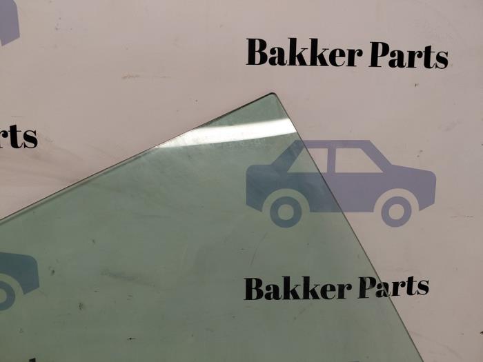 Dörrfönster, 4-dörrars, höger bak från en Land Rover Range Rover Evoque (LVJ/LVS) 2.0 D 150 16V 5-drs. 2018