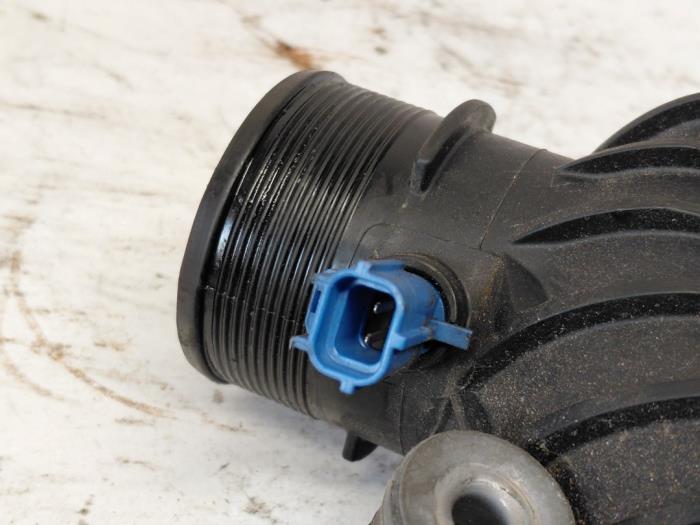 Laddluftkylare från en Land Rover Range Rover Evoque (LVJ/LVS) 2.0 D 150 16V 5-drs. 2018