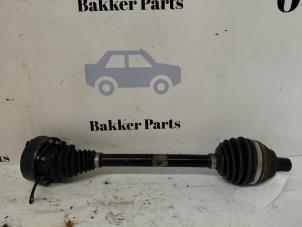 Begagnade Drivaxel, vänster fram Seat Leon (1P1) 1.4 TSI 16V Pris € 60,00 Marginaltabell erbjuds av Bakker Parts