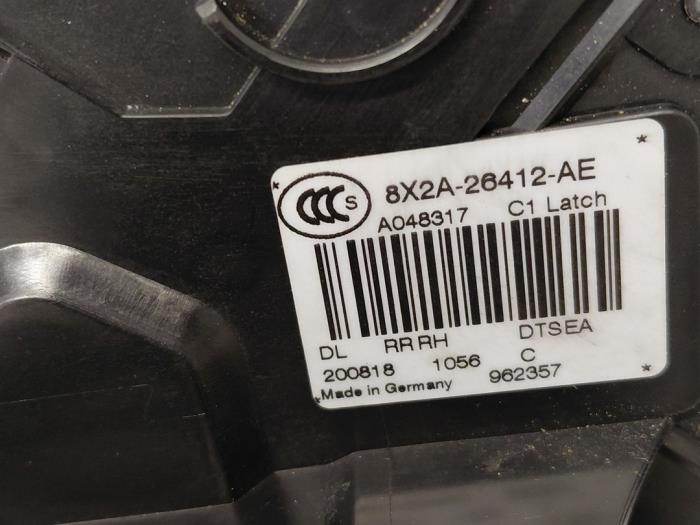 Dörrmekanism, 4-dörrars, höger bak från en Land Rover Range Rover Evoque (LVJ/LVS) 2.0 D 150 16V 5-drs. 2018