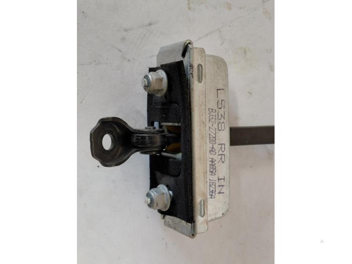 Dörrstopp, 4-dörrars, höger bak från en Land Rover Range Rover Evoque (LVJ/LVS) 2.0 D 150 16V 5-drs. 2018