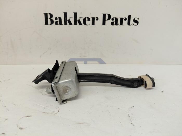 Dörrstopp, 4-dörrars, höger bak från en Land Rover Range Rover Evoque (LVJ/LVS) 2.0 D 150 16V 5-drs. 2018