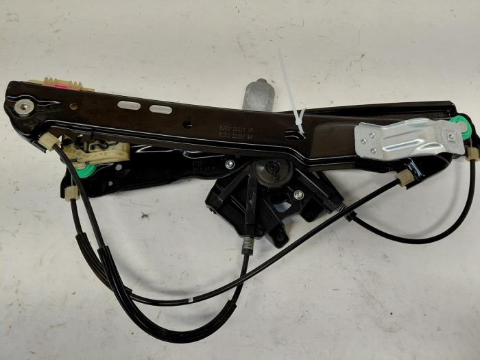 Fönstermekanism, 4-dörrars, höger fram från en Land Rover Range Rover Evoque (LVJ/LVS) 2.0 D 150 16V 5-drs. 2018