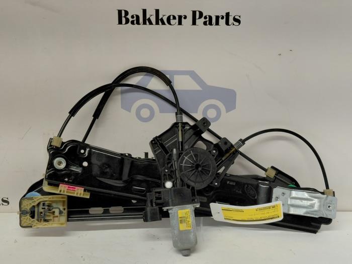 Fönstermekanism, 4-dörrars, höger fram från en Land Rover Range Rover Evoque (LVJ/LVS) 2.0 D 150 16V 5-drs. 2018