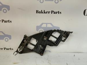 Begagnade Strålkastarram, vänster Volkswagen Golf VI (5K1) 2.0 GTD 16V Pris € 15,00 Marginaltabell erbjuds av Bakker Parts