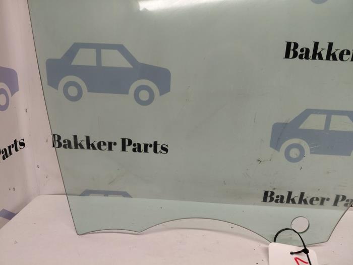 Dörrfönster, 4-dörrars, vänster bak från en Land Rover Range Rover Evoque (LVJ/LVS) 2.0 D 150 16V 5-drs. 2018