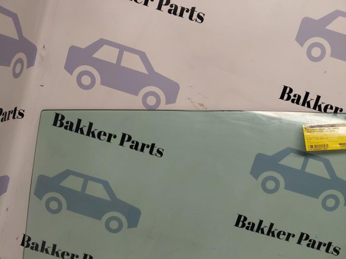 Dörrfönster, 4-dörrars, vänster bak från en Land Rover Range Rover Evoque (LVJ/LVS) 2.0 D 150 16V 5-drs. 2018