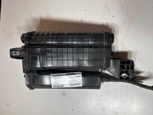 Używane Filtr weglowy Audi A3 Limousine (8VS/8VM) 1.5 35 TFSI 16V Cena € 19,95 Procedura marży oferowane przez JCR Janssen Car Recycling