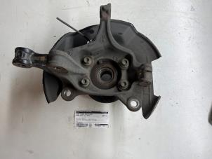 Gebruikte Fusee houder rechts-voor Mazda CX-5 II (KF) 2.0 SkyActiv-G 165 16V 2WD Prijs € 99,00 Margeregeling aangeboden door JCR Janssen Car Recycling