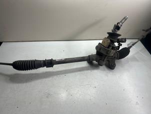 Używane Przekladnia kierownicza Opel Agila (B) 1.0 12V ecoFLEX Cena € 149,99 Procedura marży oferowane przez JCR Janssen Car Recycling