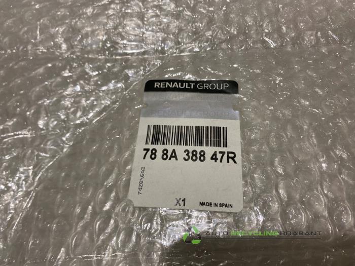 Spatbord Lijst van een Renault Captur (2R)  2018