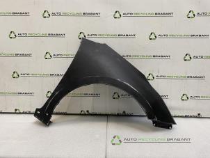 Begagnade Framskärm, höger Kia Ceed Pris € 120,00 Marginaltabell erbjuds av Auto Recycling Brabant