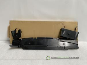 Gebruikte Beschermplaat bodem Renault Kangoo Prijs € 39,99 Inclusief btw aangeboden door Auto Recycling Brabant