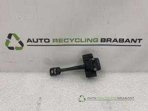 Begagnade Dörrstopp, 4-dörrars, höger bak BMW 5-Serie Pris € 5,00 Marginaltabell erbjuds av Auto Recycling Brabant