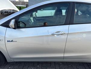 Używane Drzwi lewe przednie wersja 4-drzwiowa Hyundai i30 (GDHB5) 1.6 GDI Blue 16V Cena € 125,00 Procedura marży oferowane przez BGB Motorenrevisie & Autoparts