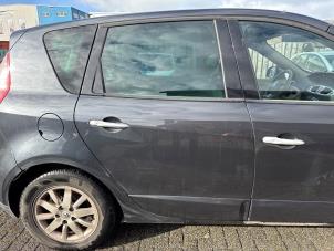 Gebruikte Portier 4Deurs rechts-achter Renault Scénic III (JZ) 1.4 16V TCe 130 Prijs € 175,00 Margeregeling aangeboden door BGB Motorenrevisie & Autoparts