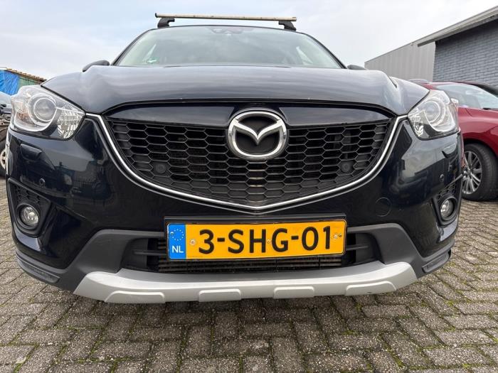 Främre stötfångare från en Mazda CX-5 I (KE,GH) 2.2 SkyActiv-D 16V 2WD 2013