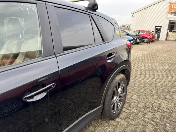 Bakdörr, 4-dörrars, vänster från en Mazda CX-5 I (KE,GH) 2.2 SkyActiv-D 16V 2WD 2013