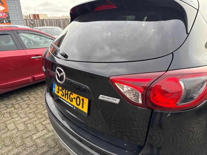 Baklucka från en Mazda CX-5 I (KE,GH) 2.2 SkyActiv-D 16V 2WD 2013