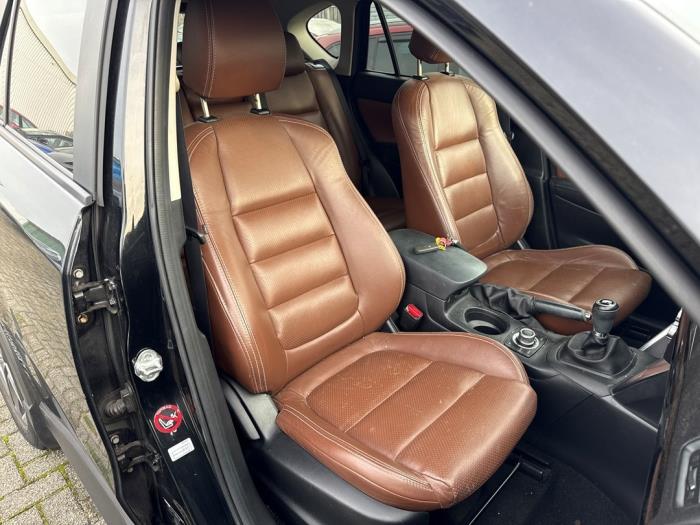 Klädsel, uppsättning (komplett) från en Mazda CX-5 I (KE,GH) 2.2 SkyActiv-D 16V 2WD 2013