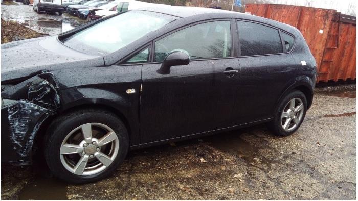 Seat Leon 1.6 Skrotfordon (2007, ZWART)