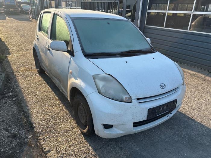 Daihatsu Sirion 2 1.0 12V DVVT Sloopvoertuig (2008, Wit)