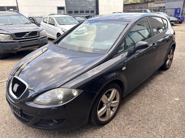 Seat Leon 1.6 Skrotfordon (2008, ZWART)