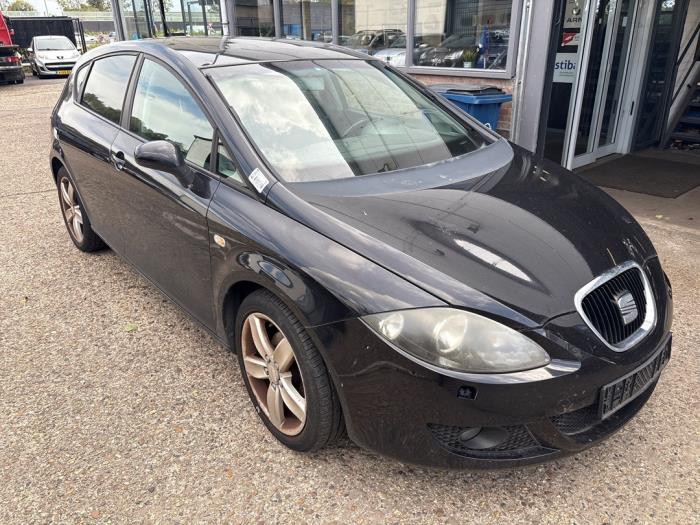 Seat Leon 1.6 Skrotfordon (2008, ZWART)