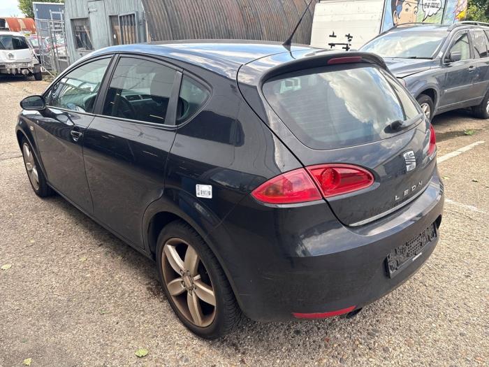 Seat Leon 1.6 Skrotfordon (2008, ZWART)