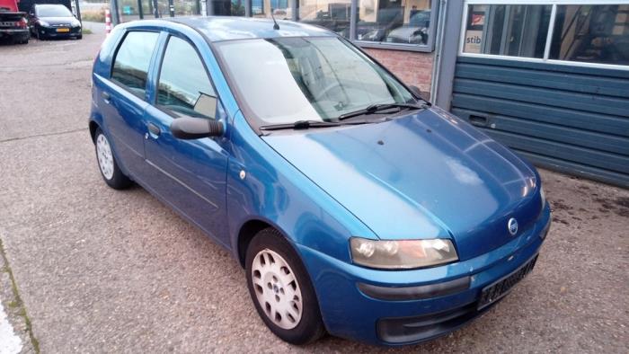Fiat Punto II 1.2 16V Skrotfordon (2000, BLAUW)
