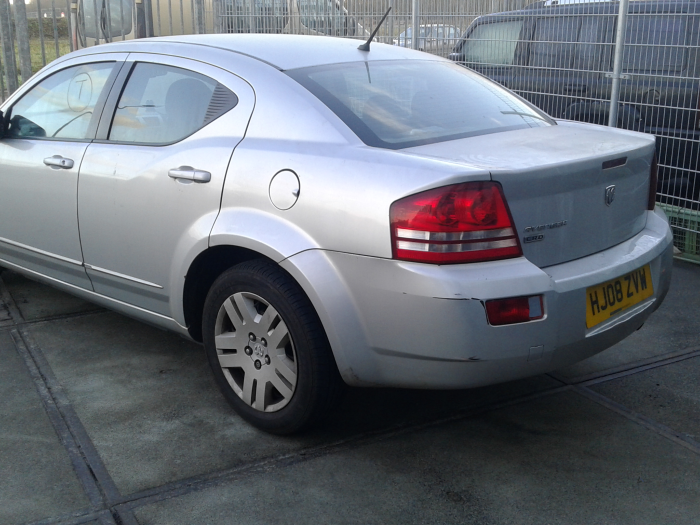 Dodge Avenger 2.0 CRD 16V Skrotfordon (2009, ZILVER)
