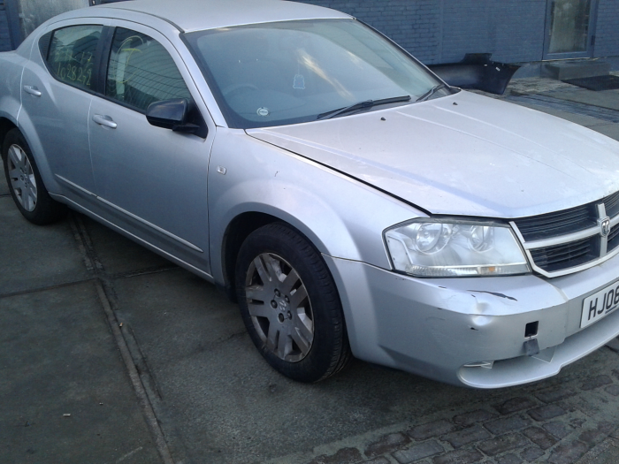 Dodge Avenger 2.0 CRD 16V Skrotfordon (2009, ZILVER)